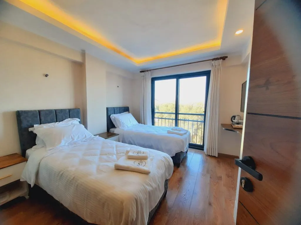 Twin,Deniz ve Dağ Manzaralı,Fransız Balkonlu
