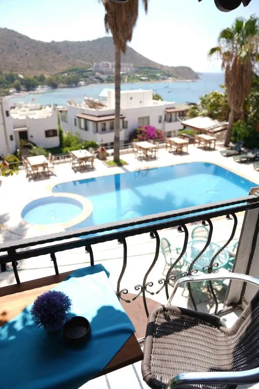 Standart Oda,Deniz veya Kara Manzaralı
