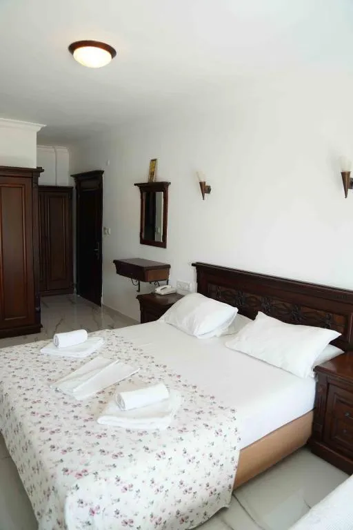 Üç Kişilik Oda,Bahçe Manzaralı