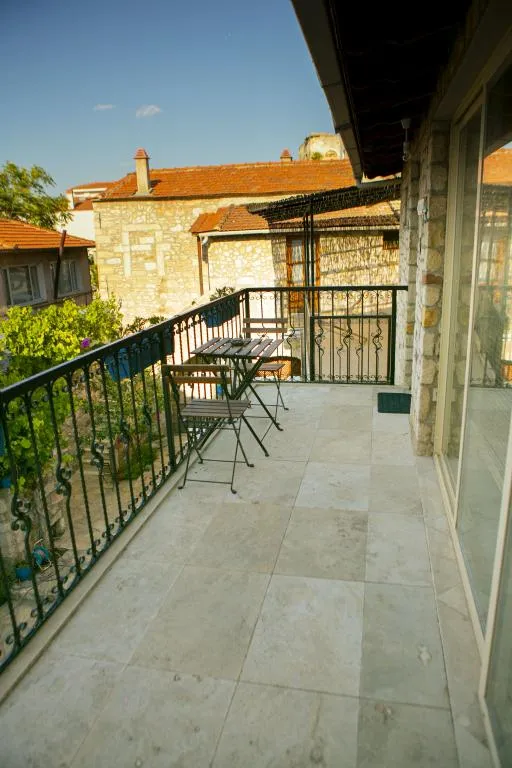 Taş Ev,Bahçe Manzaralı,Teraslı