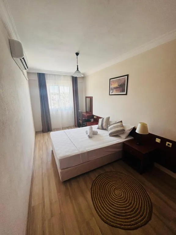 Daire-Tek Yatak Odalı,Kısmi Deniz Manzaralı