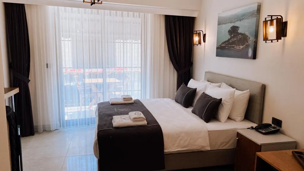 Standart Oda,Sokak Manzaralı,Balkonlu