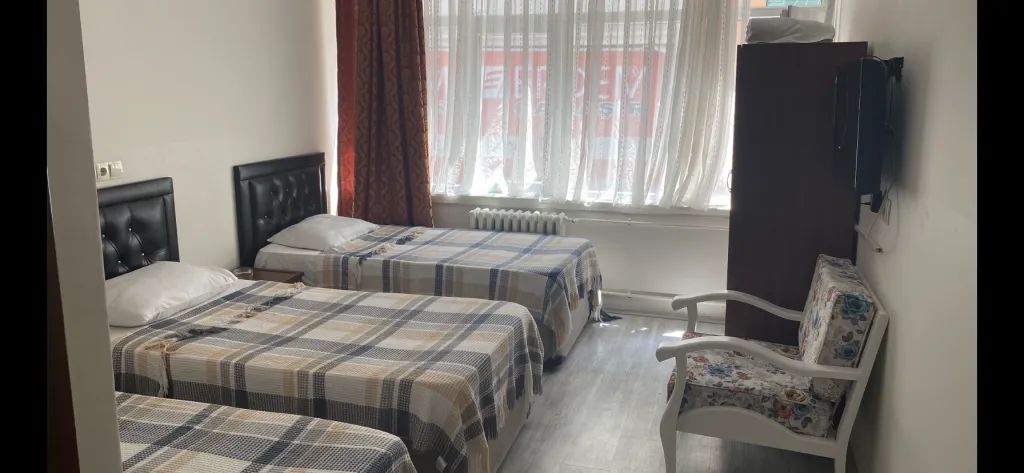 3 KİŞİLİK AYRI YATAKLI ODA
