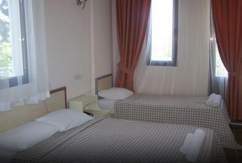 Çift Kişilik,Şehir Manzaralı