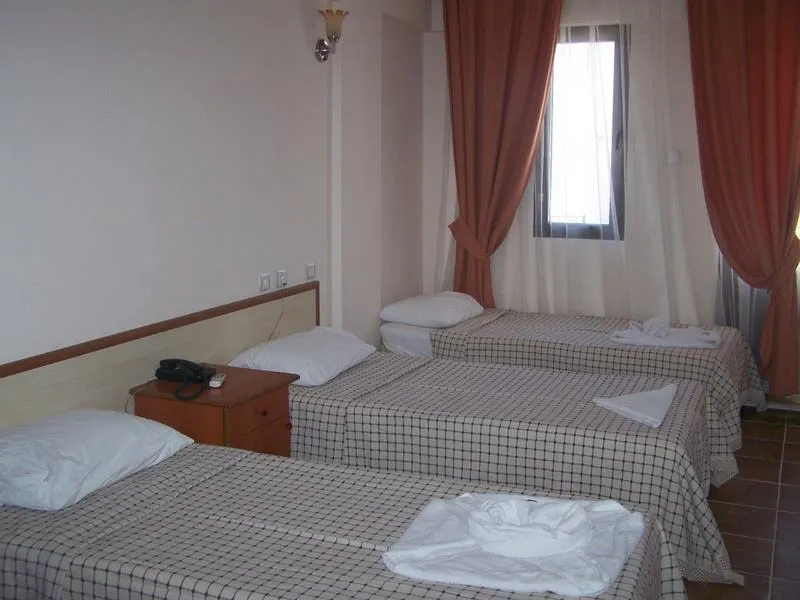 Triple,Şehir Manzaralı