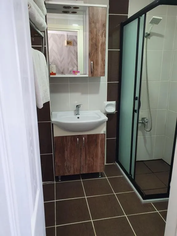 DENİZ VE HAVUZ MANZARALI DAİRE - SADECE ODA