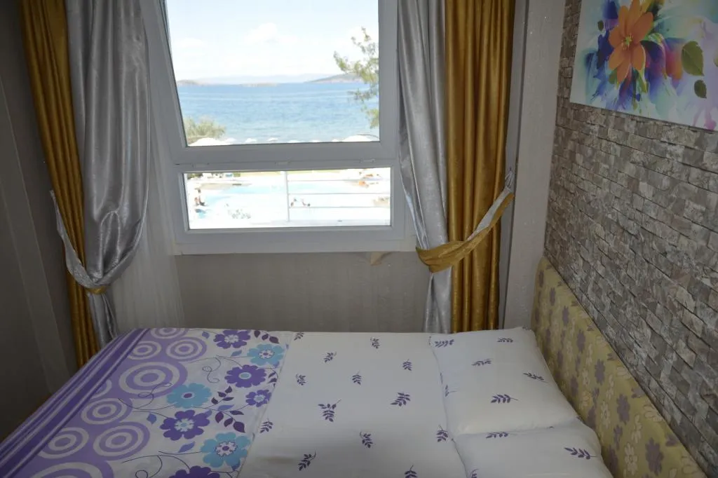 DENİZ VE HAVUZ MANZARALI DAİRE - SADECE ODA
