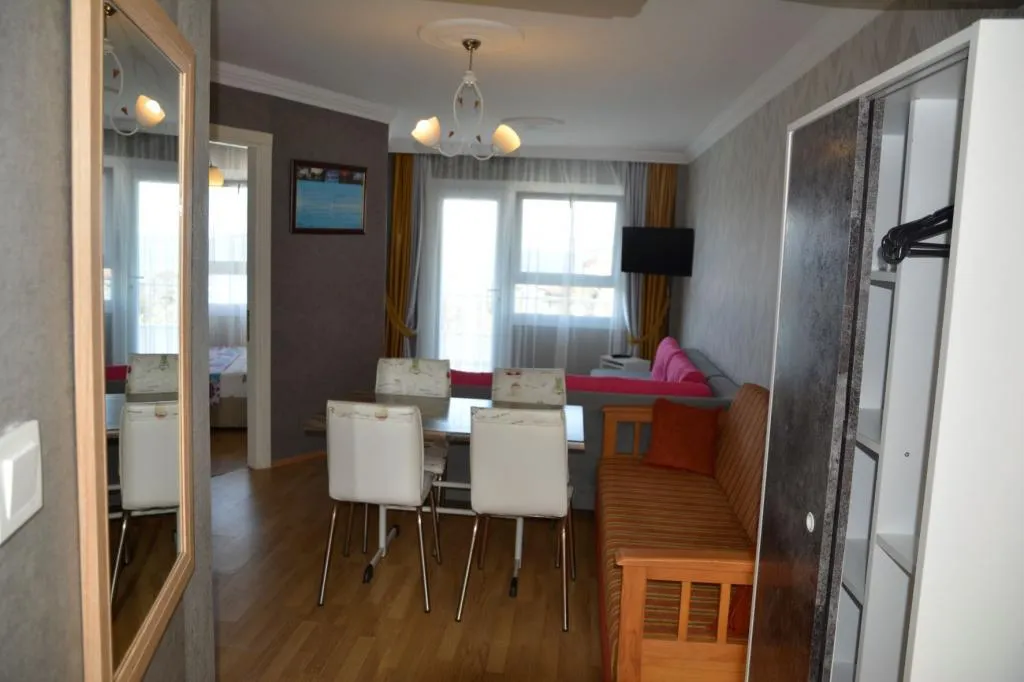 DENİZ VE HAVUZ MANZARALI DAİRE - SADECE ODA