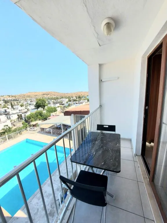 Daire,Havuz Manzaralı