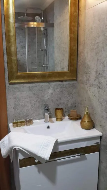 Triple,Manzarasız,Balkonsuz