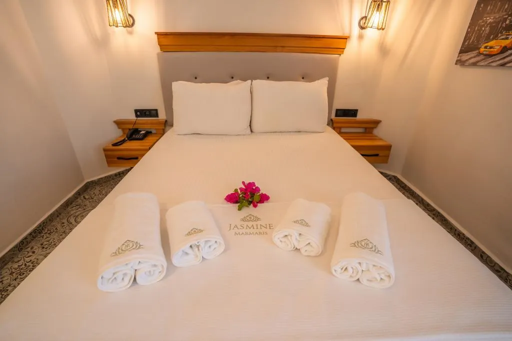 Superior Triple Room,Manzarasız,Balkonlu