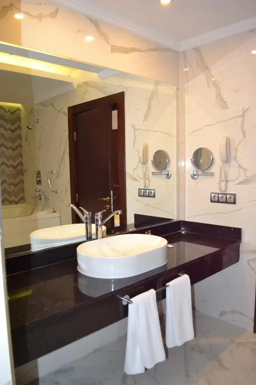 Suite,Bahçe Manzaralı