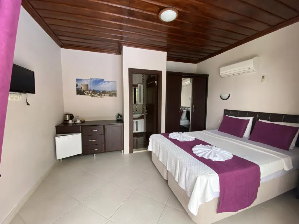 Stone Room,Havuz ve Bahçe Manzaralı,Balkonlu