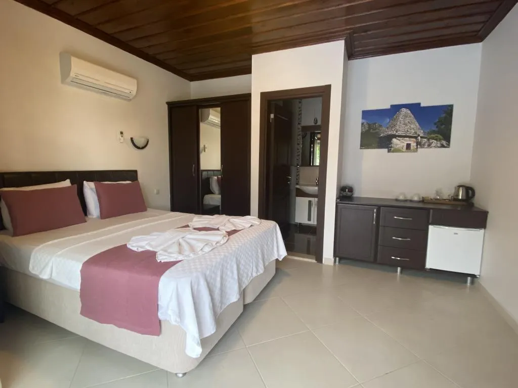 Stone Room,Havuz ve Bahçe Manzaralı,Balkonlu
