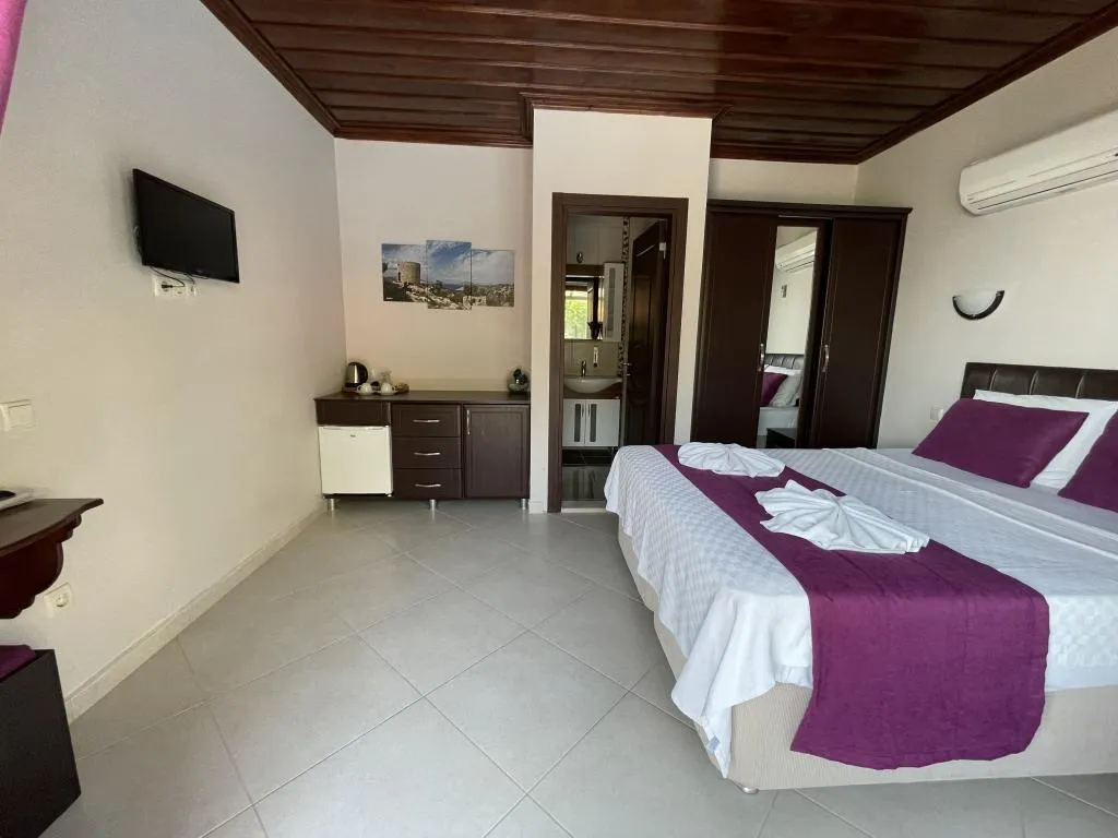Stone Room,Havuz ve Bahçe Manzaralı,Balkonlu