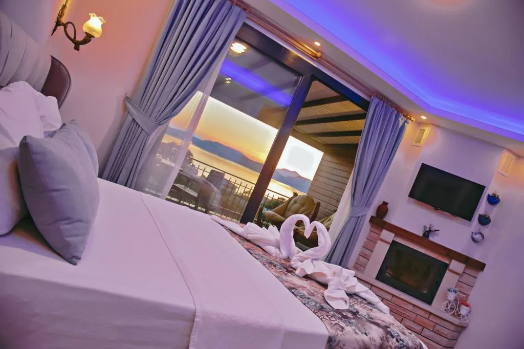 Luxury Room,Deniz Manzaralı,Şömineli ve Balkonlu