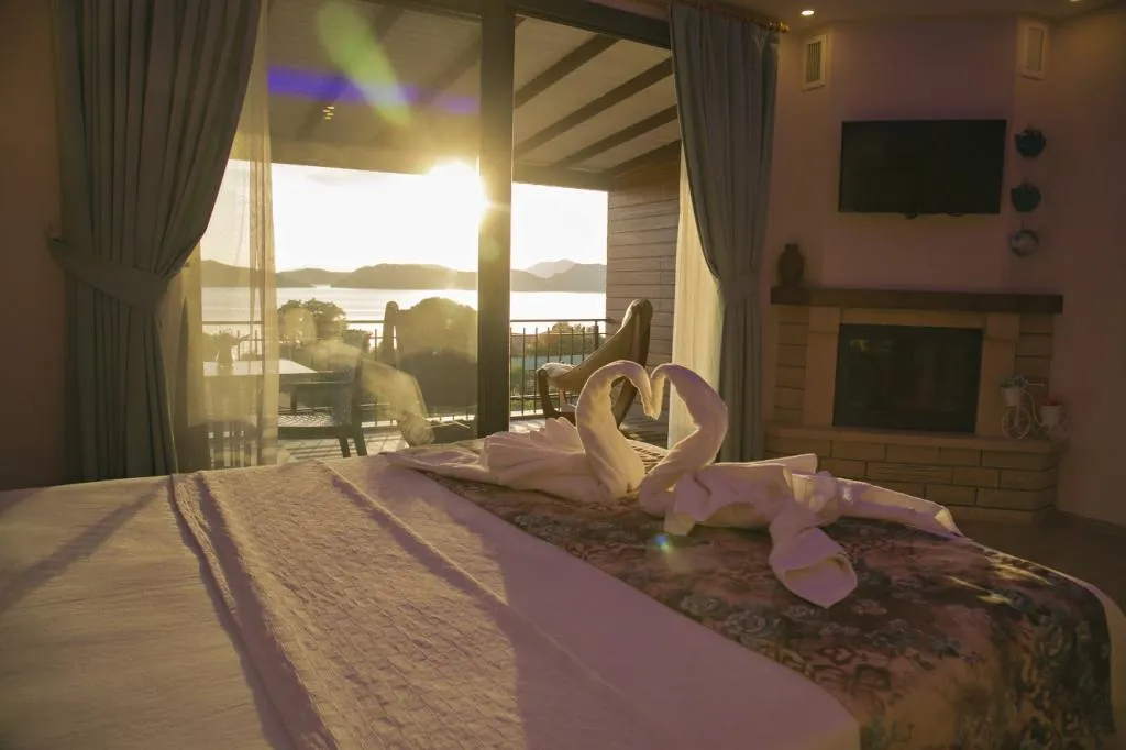 Luxury Room,Deniz Manzaralı,Şömineli ve Balkonlu