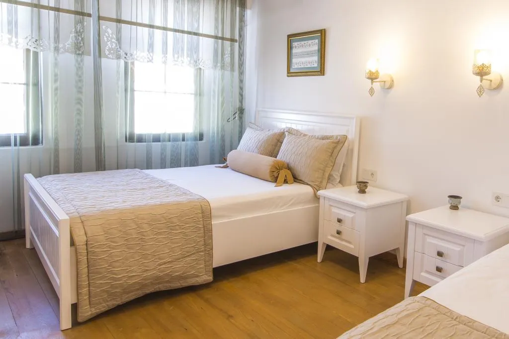 Triple,Şehir Manzaralı