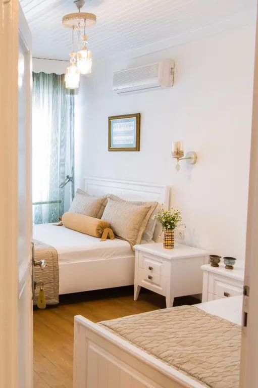 Triple,Şehir Manzaralı