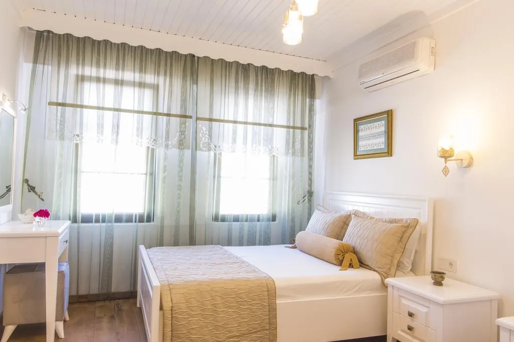 Triple,Şehir Manzaralı