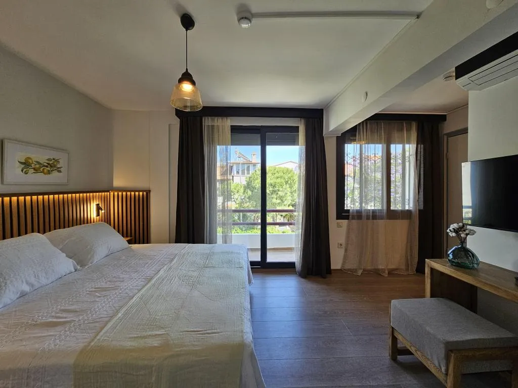 Corner Deluxe Oda,Bahçe Manzaralı,Balkonlu