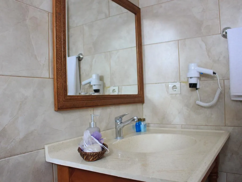 Superior İki Tek Yataklı Oda,Havuz Manzaralı,Balkonlu