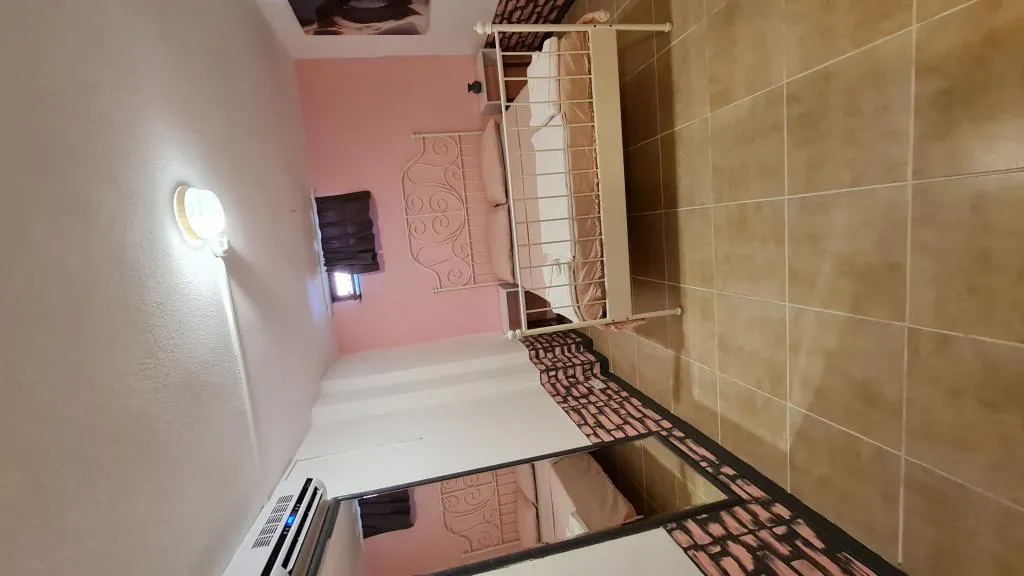 Twin,Manzarasız,Yarı Bodrum Kat