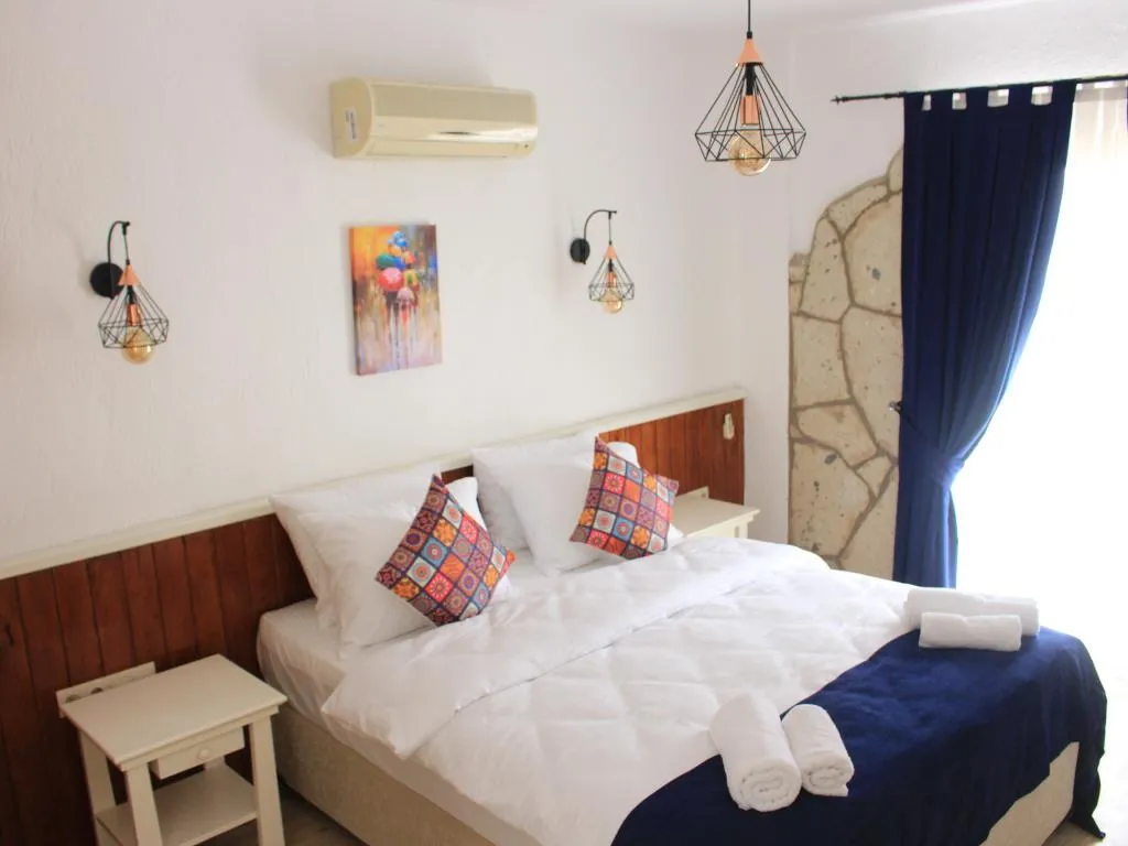 Suite,Havuz Manzaralı,Balkonlu