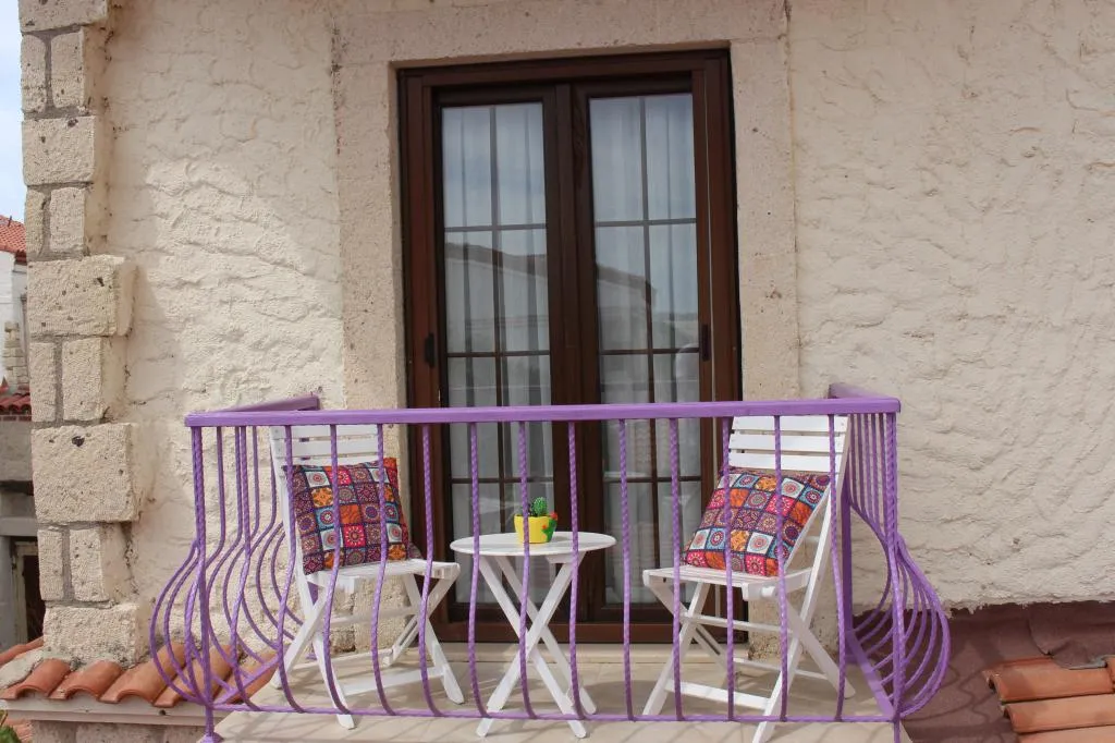 Suite,Havuz Manzaralı,Balkonlu