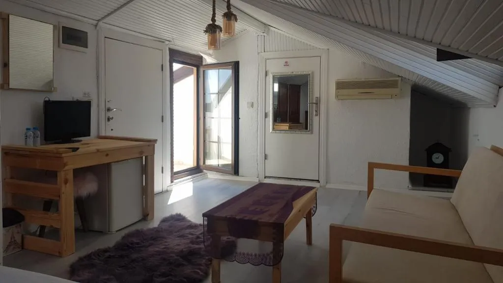 Çatı Katı Standart Oda,Gökyüzü Manzaralı,Teraslı