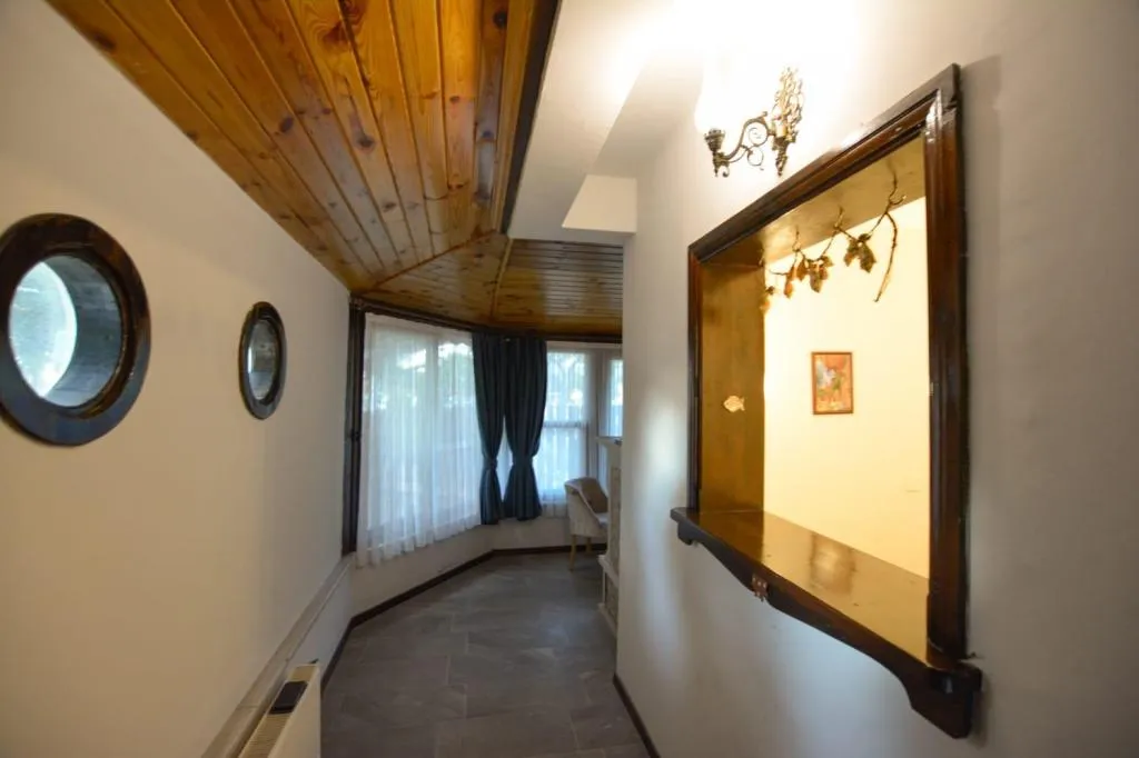 Queen Suite Oda