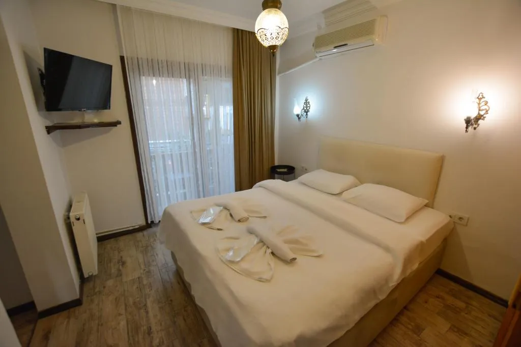Deluxe King Suite