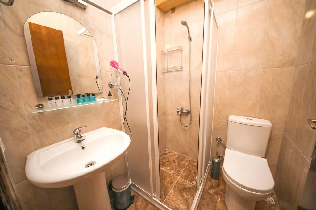 Deluxe King Suite