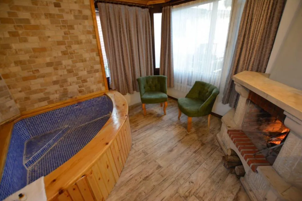 Deluxe King Suite