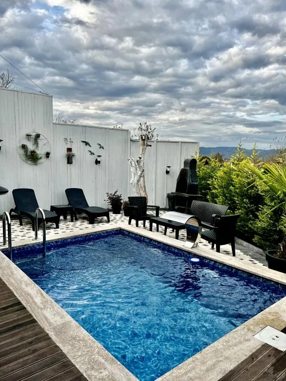 Bungalow,Havuz ve Doğa Manzaralı,Özel Havuzlu ve Bahçeli