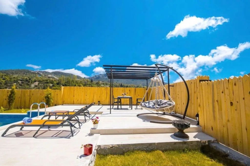 Medi.s Amber Cave 1+1 , Korunaklı Özel Havuzlu & Jakuzili Villa