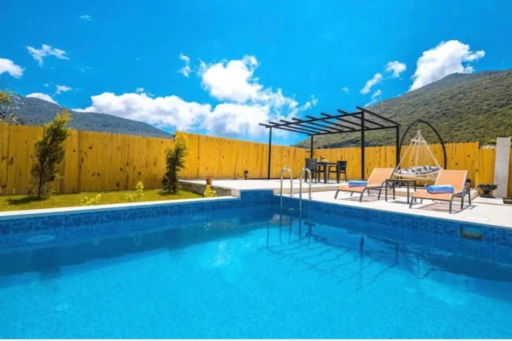 Medi.s Amber Cave 1+1 , Korunaklı Özel Havuzlu & Jakuzili Villa