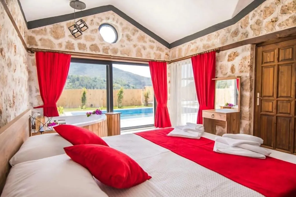 Medi.s Amber Cave 1+1 , Korunaklı Özel Havuzlu & Jakuzili Villa