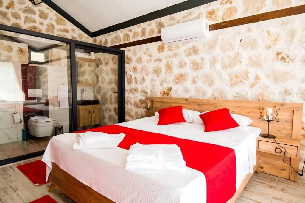 Medi.s Amber Cave 1+1 , Korunaklı Özel Havuzlu & Jakuzili Villa