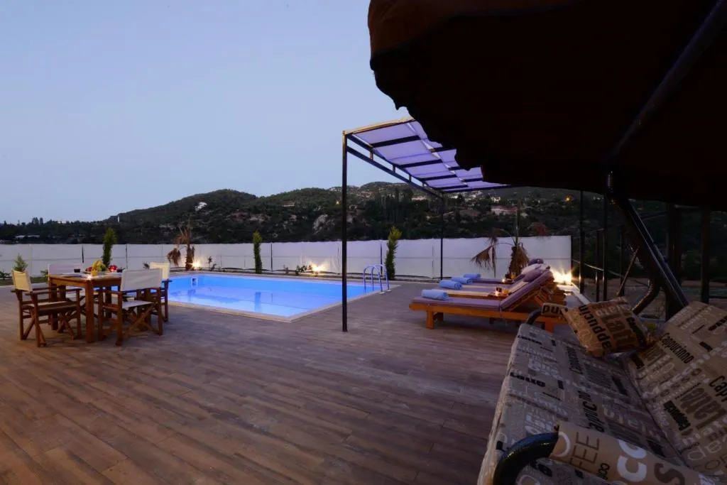 Medi.s Frezya 2+1 Korunaklı Özel Havuzlu & Jakuzili Villa