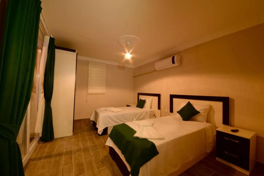 Medi.s Frezya 2+1 Korunaklı Özel Havuzlu & Jakuzili Villa