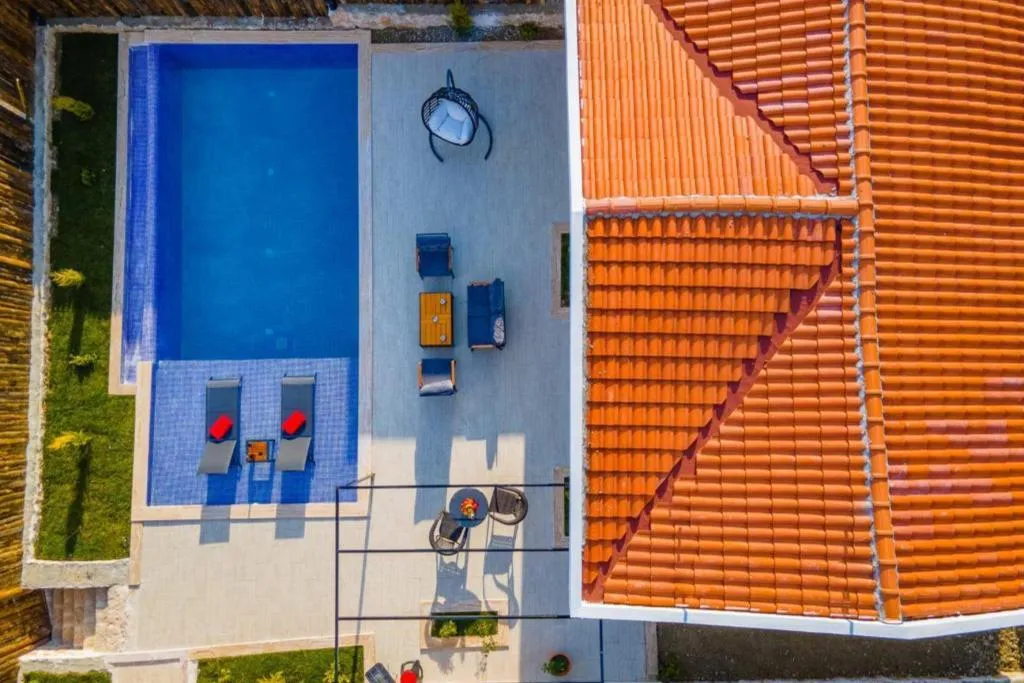 Medi.s Lavinia 1+1 , Korunaklı Özel Havuzlu & Jakuzili Villa