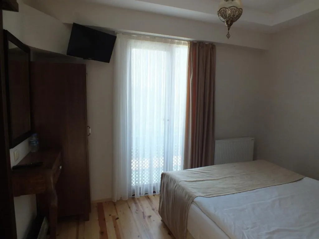 Ekonomik Oda,Göl Manzaralı,Balkonlu veya Fransız Balkonlu