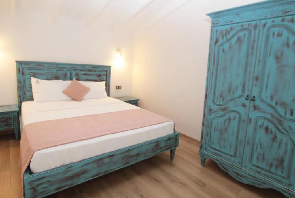 Deluxe Oda,Havuz Manzaralı,Balkonlu