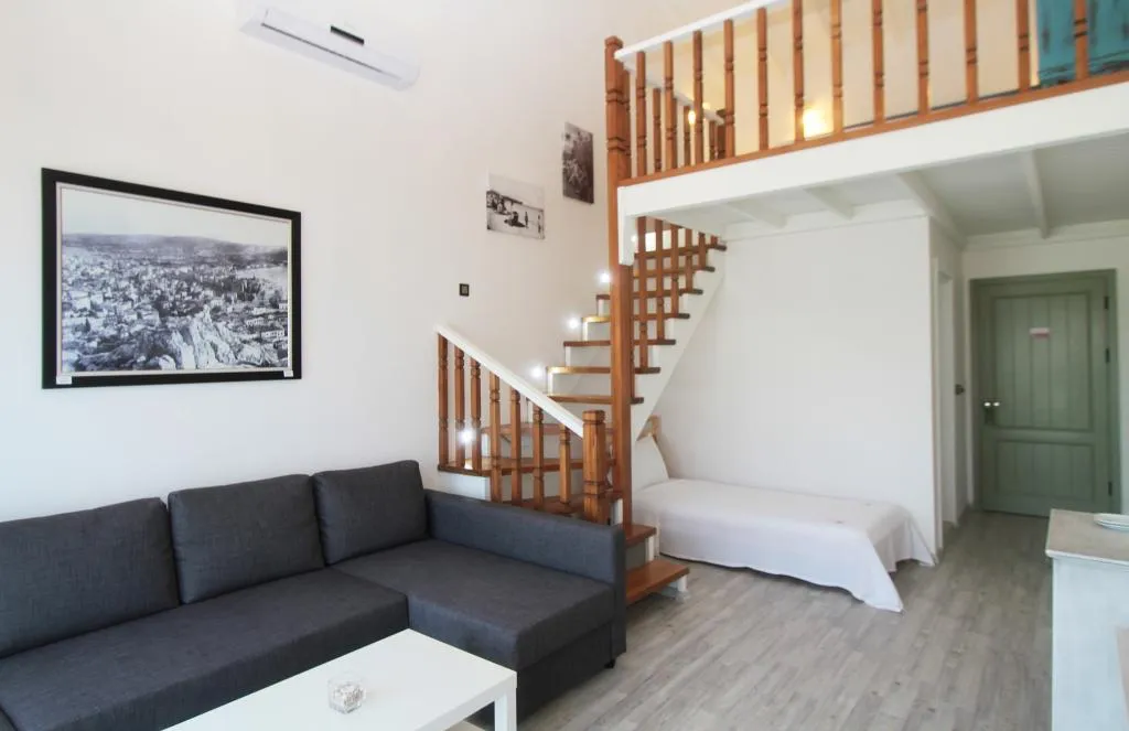 Deluxe Oda,Havuz Manzaralı,Balkonlu