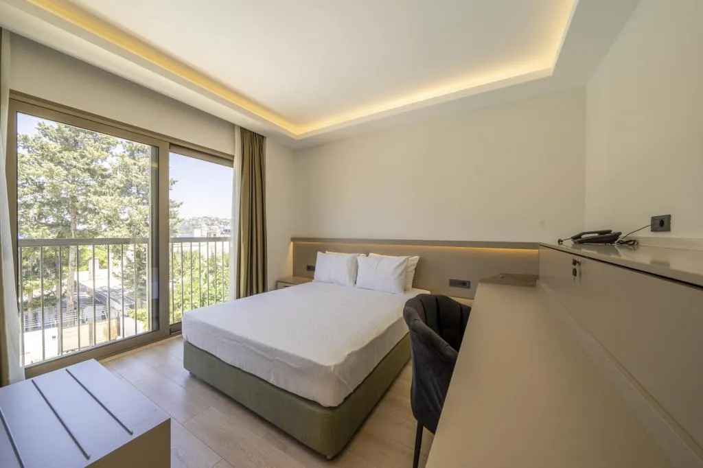 Çift Kişilik,Bahçe Manzaralı,Fransız Balkonlu