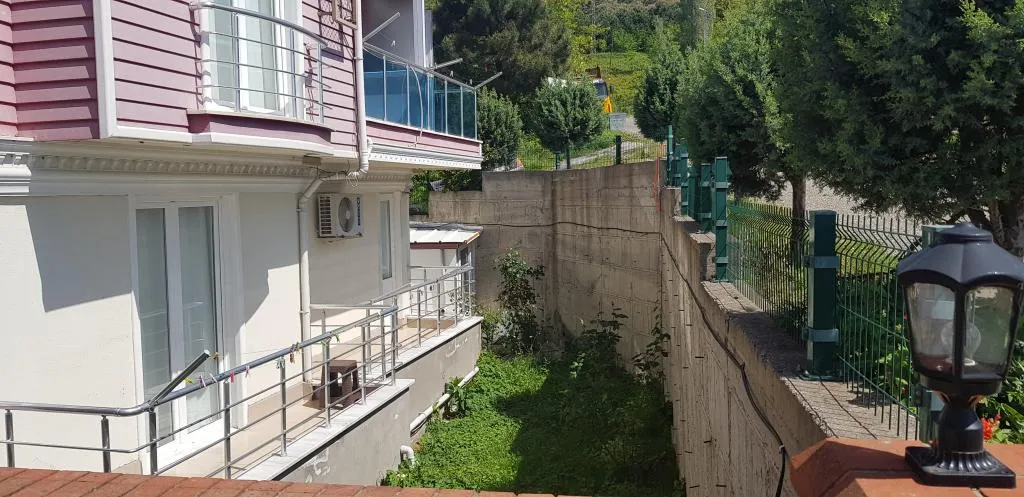 Yarı Bodrum Standart Oda 2 Kişilik Kanepeli (203-204)