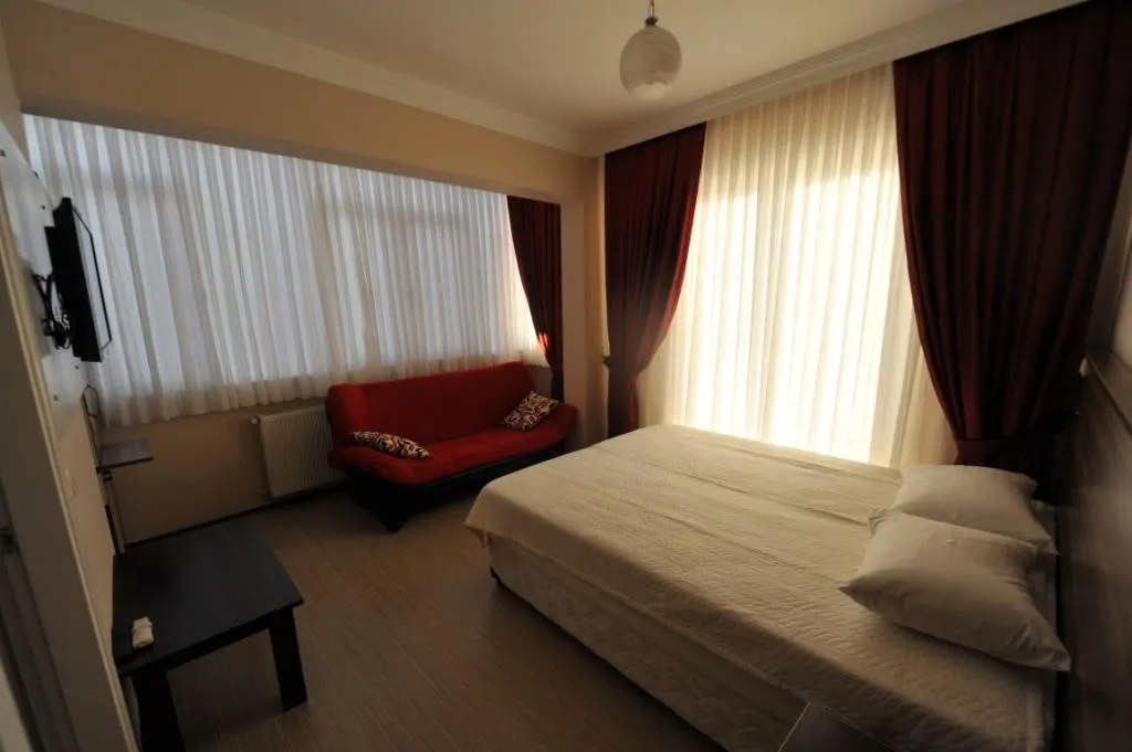 Yarı Bodrum Standart Oda 2 Kişilik Kanepeli (203-204)