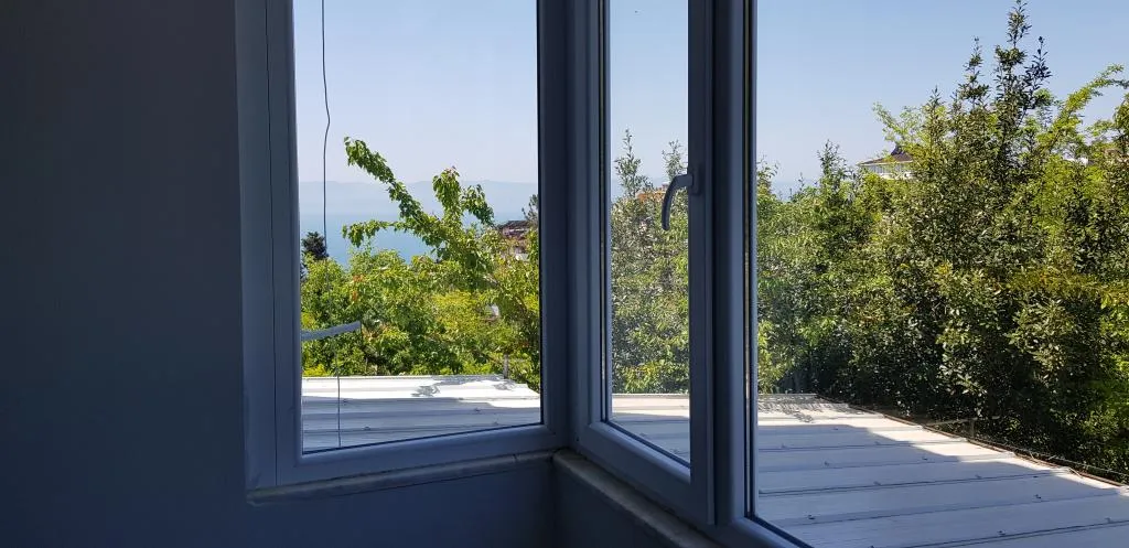 Yarı Bodrum Standart 3 Kişilik Oda (201)