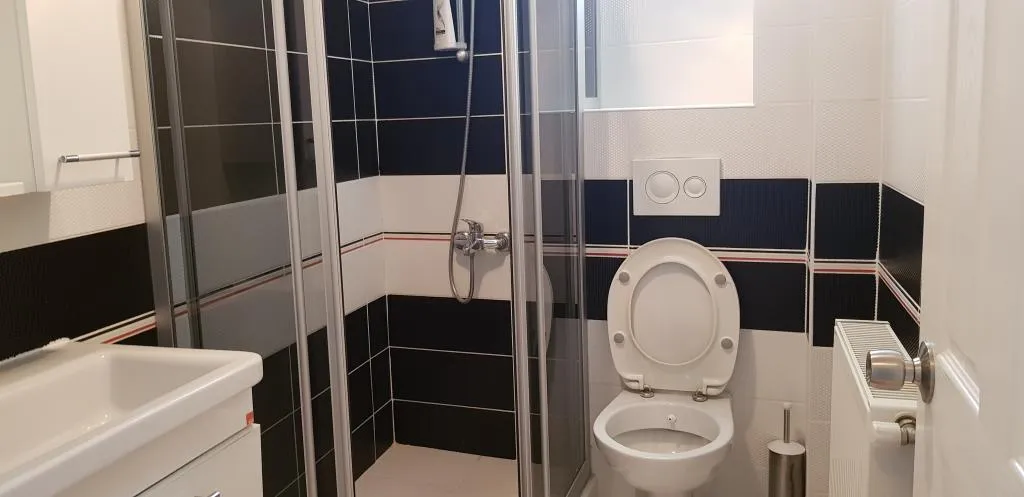 Standart Oda Balkonlu 3 Kişilik (301,401)